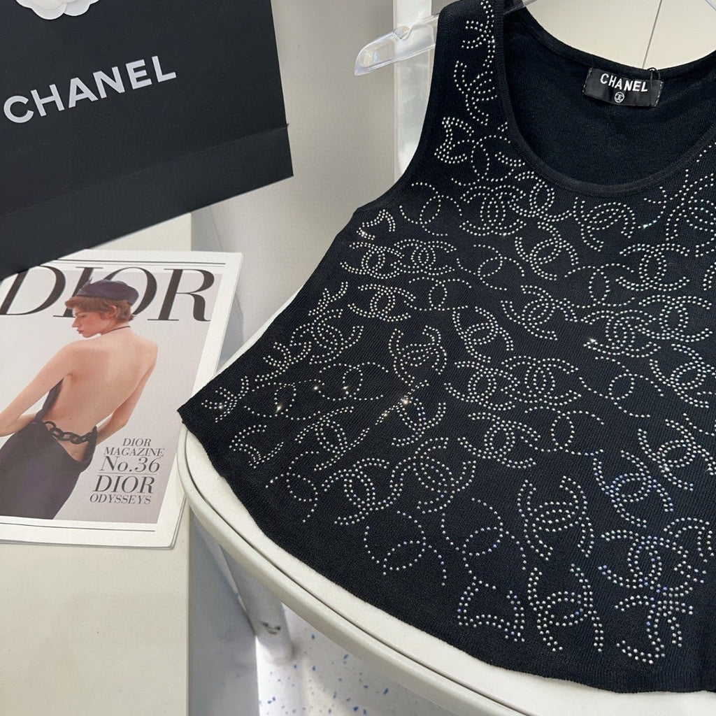 SLEEVELESS TOP 643223 IN BLACK COTTON EMBOSSED LOGO