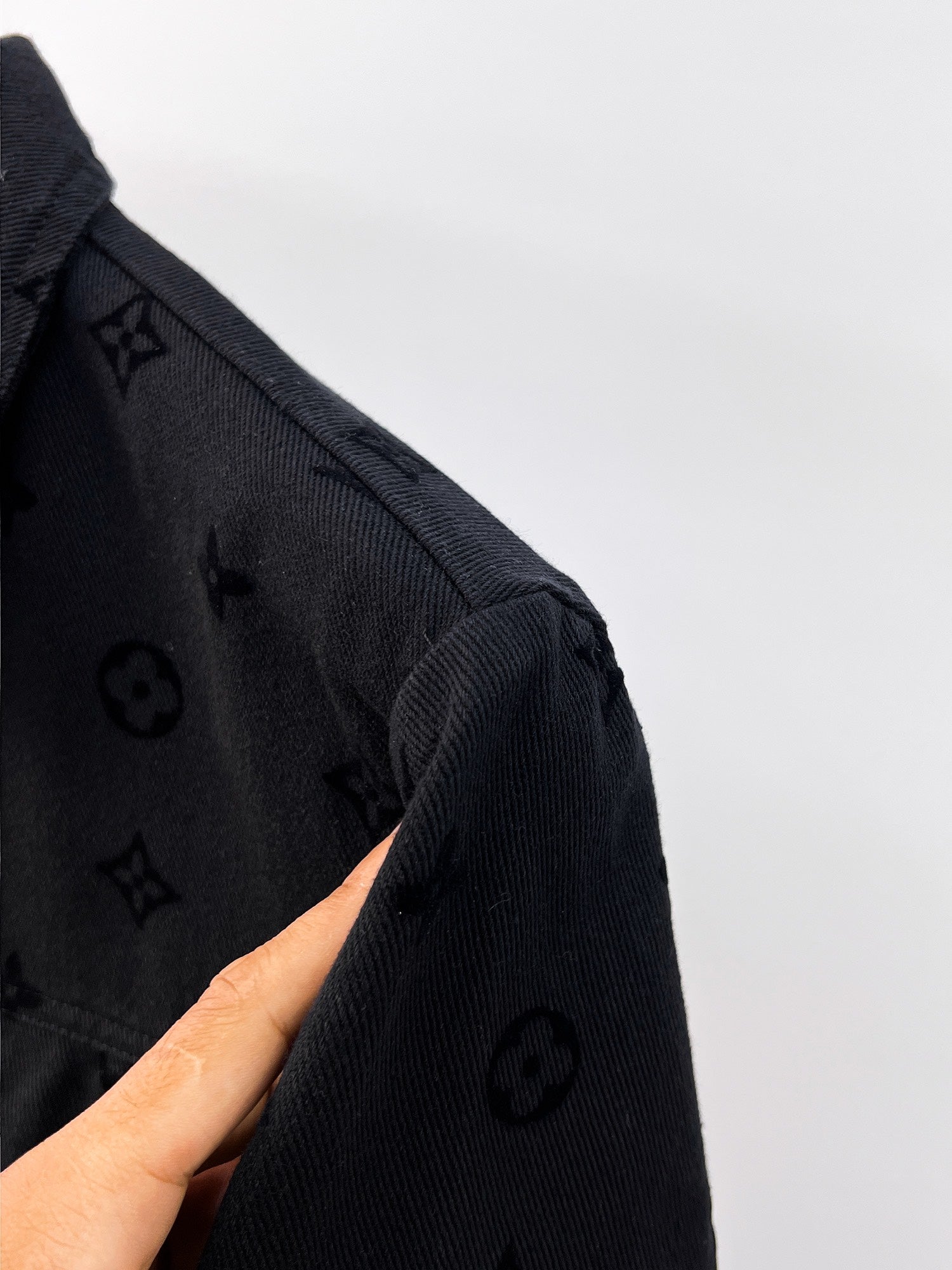 LV BLACK MONOGRAM DENIM JACKET 239525