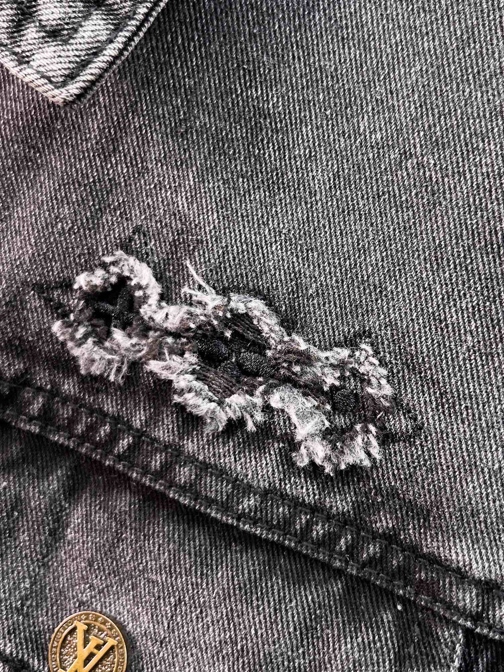 LV CHARCOAL BLACK DENIM JACKET 239526
