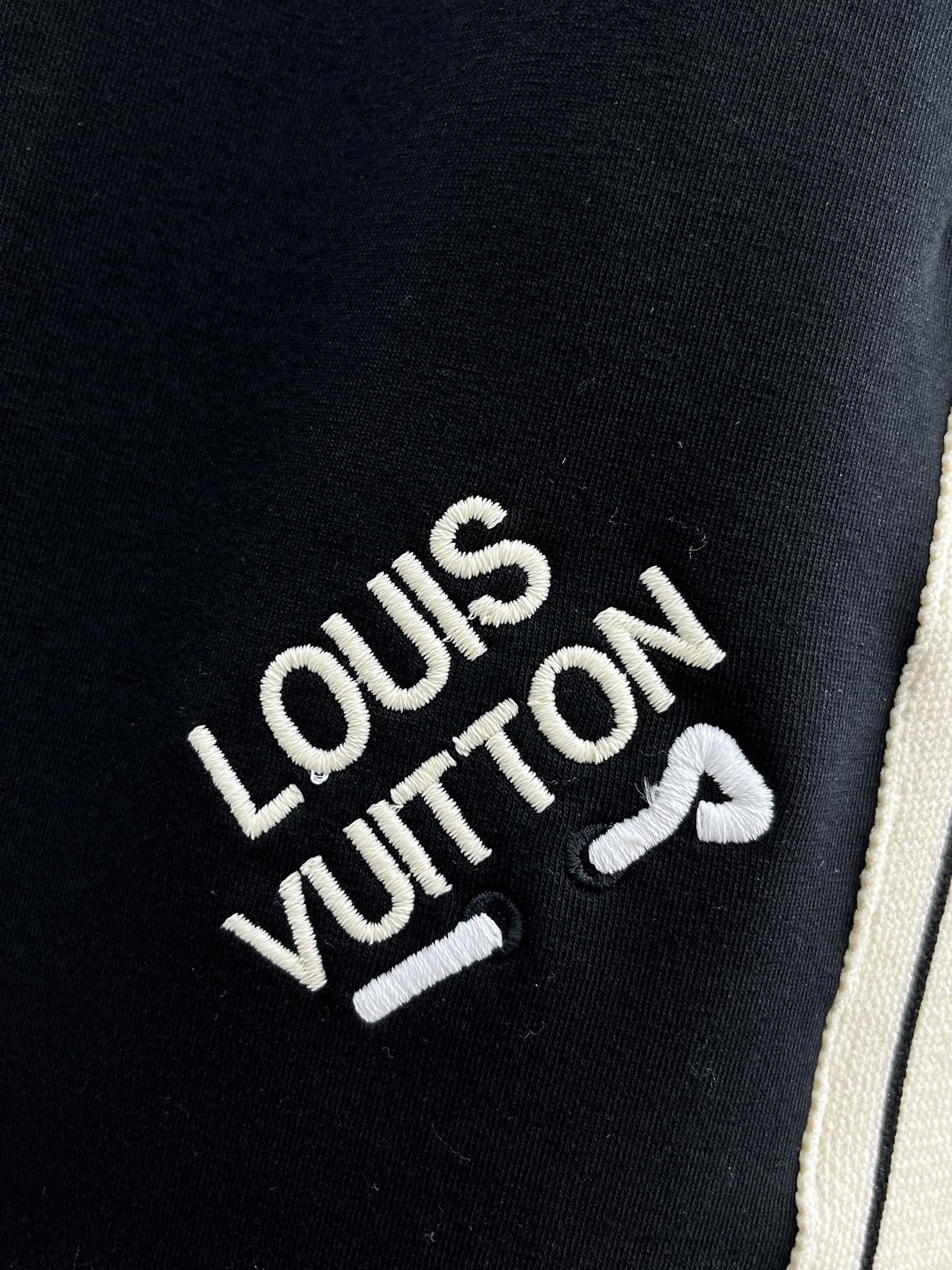 LV BLACK MIX WHITE TROUSERS 239505