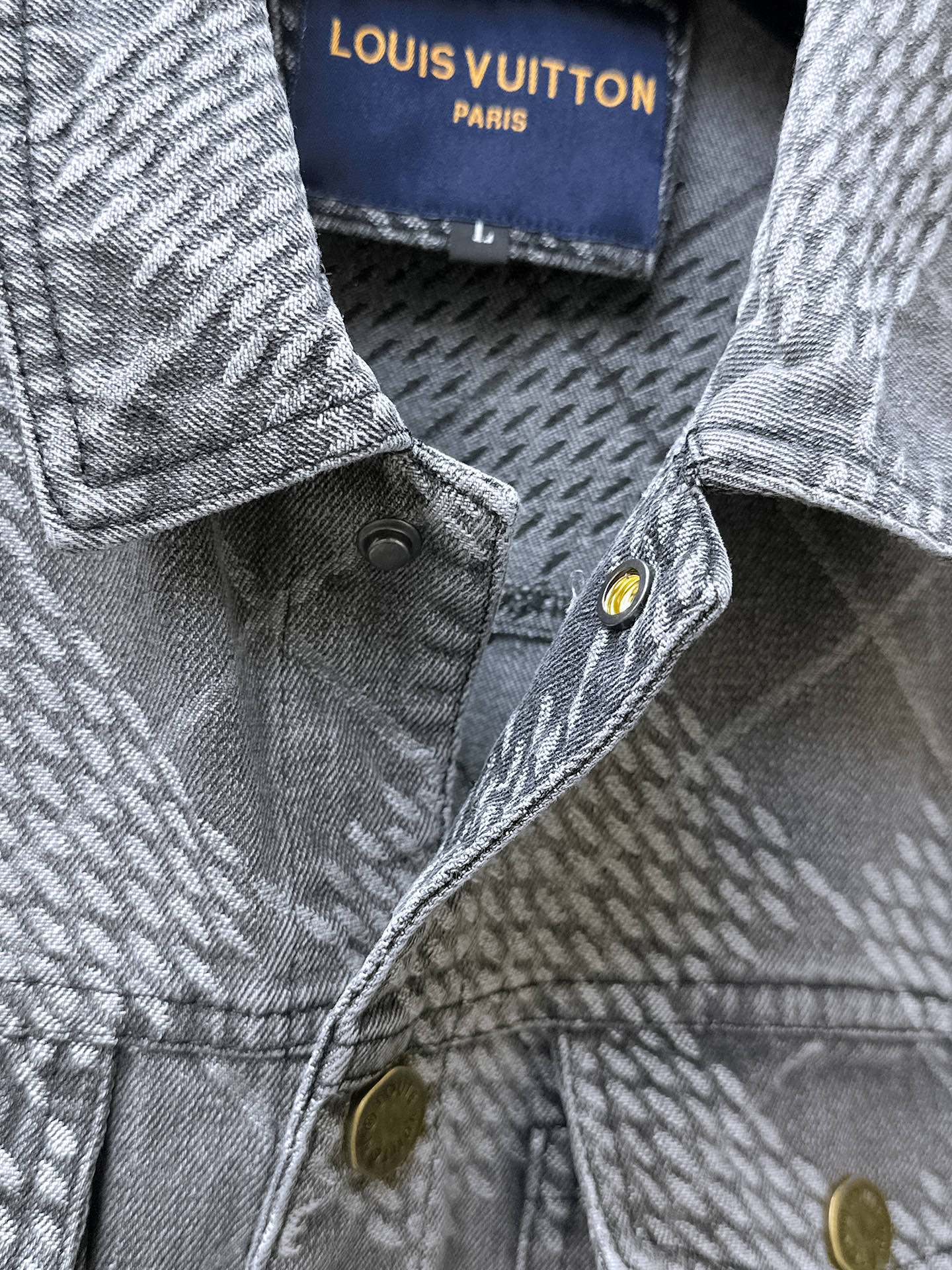 LV SHIRT JACKET IN GRAY DENIM 239127