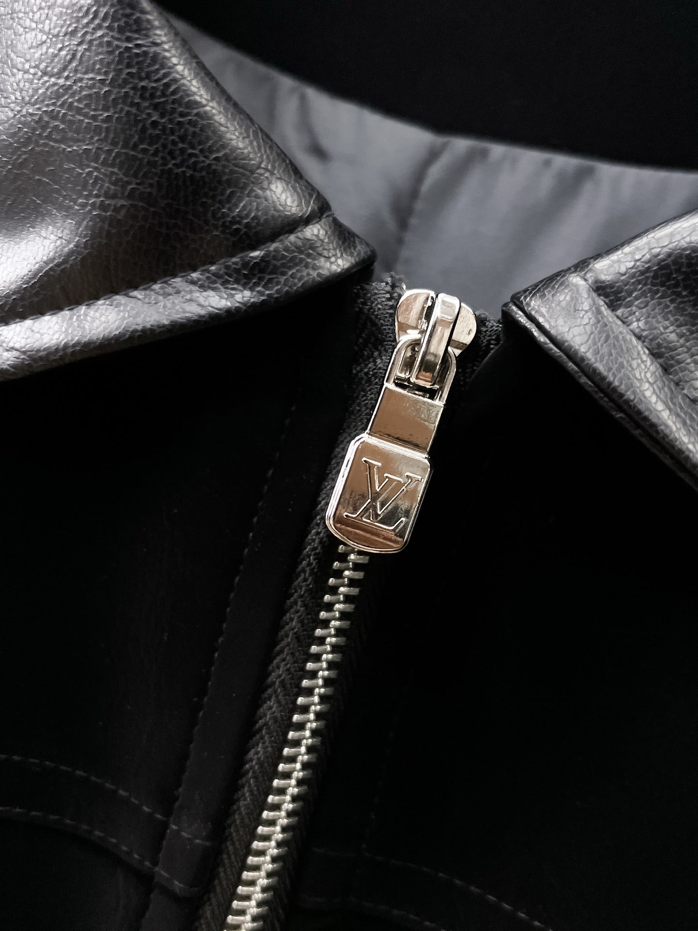 LV BLACK CALFSKIN JACKET 239522