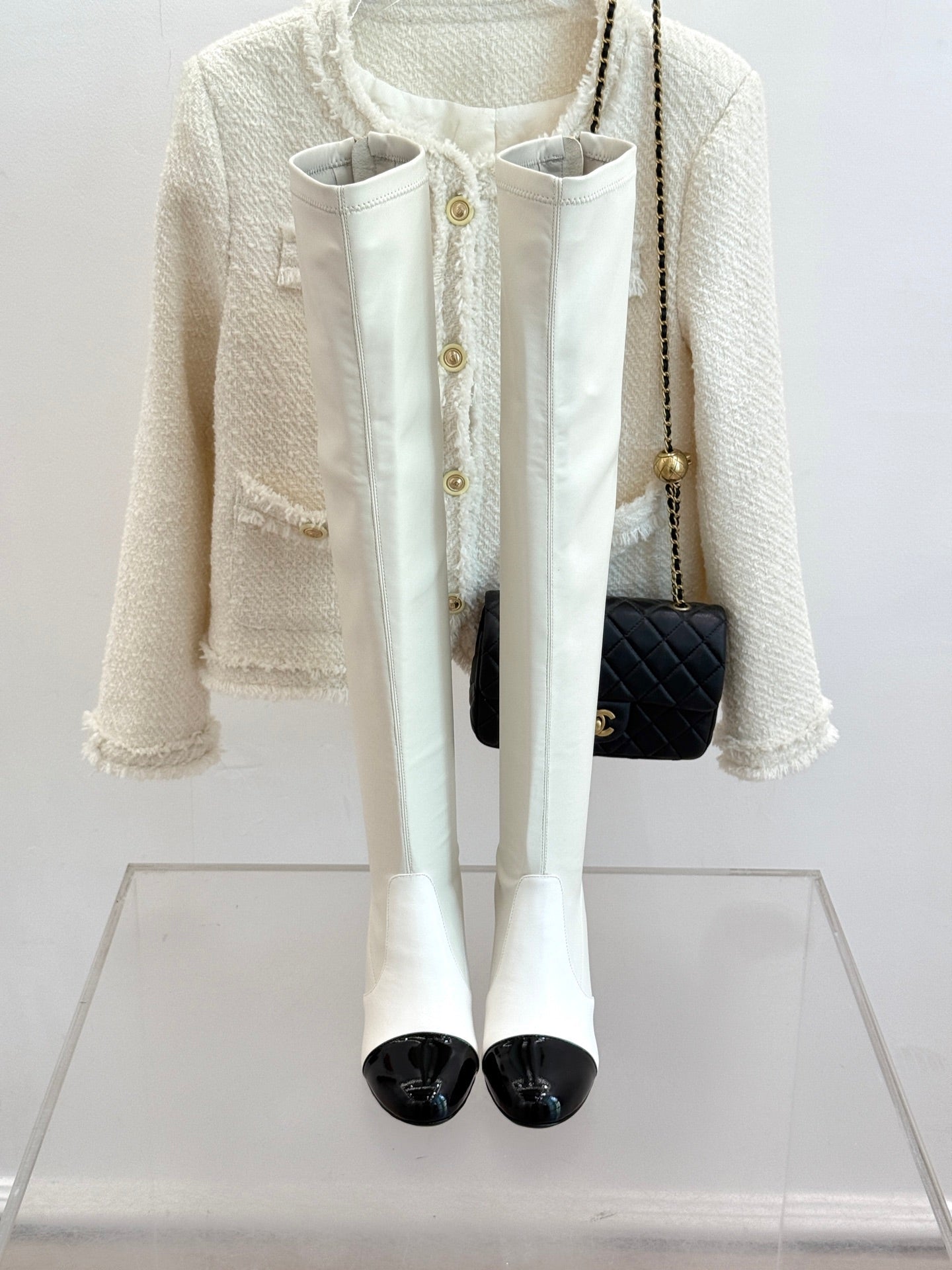 CC PEARL HIGH BOOTS IN WHITE CALFSKIN
