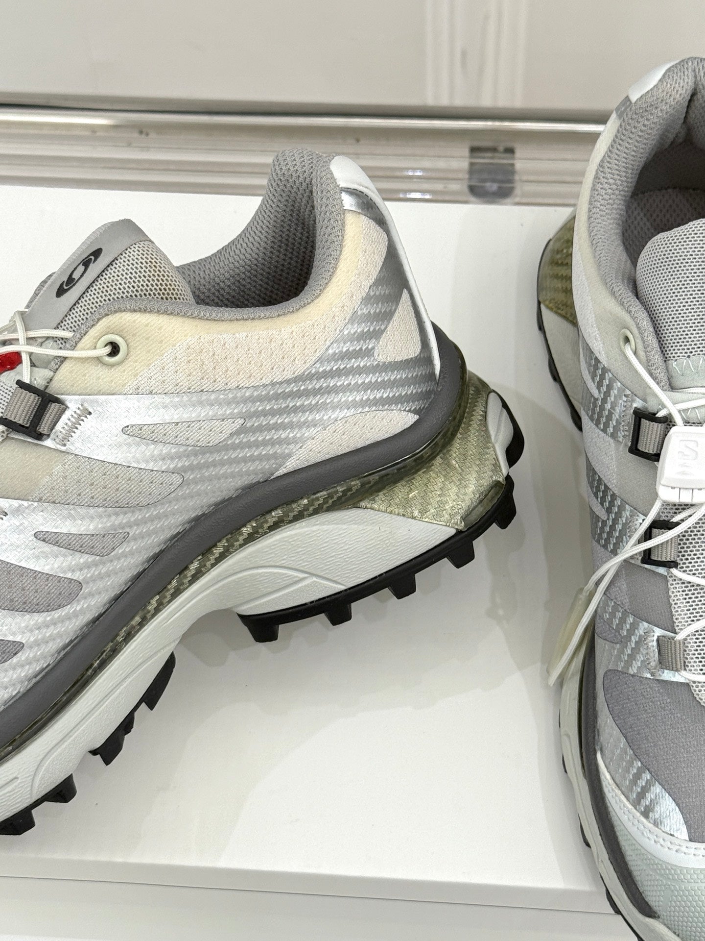 ALO 25S SALOMON XT-6 SNEAKER IN GREY TPU STYLE 3
