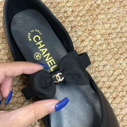 CHANEL 26S MARY JANE SLINGBACK FLATS IN BLACK CALFSKIN CAP TOE RIBBON STRAP