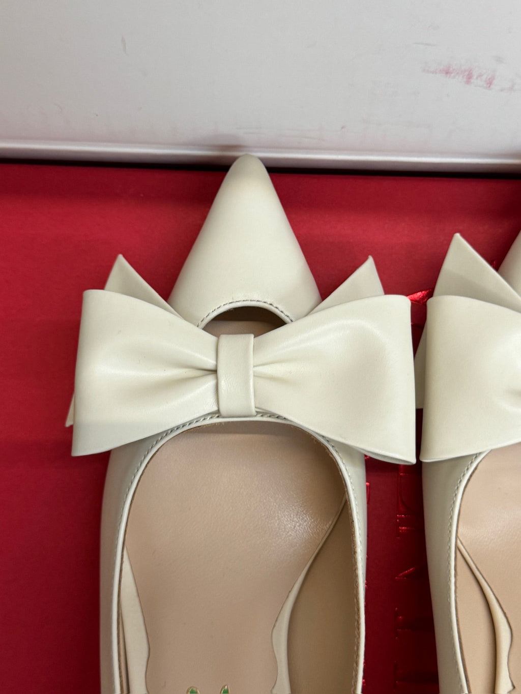 VALENTINO 26S HIGH HEEL SHOES IN OFF-WHITE CALFSKIN WITH BOW