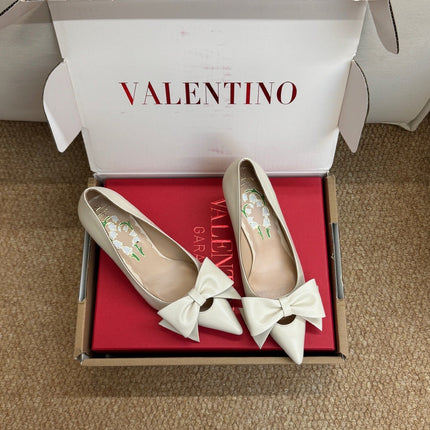 VALENTINO 26S HIGH HEEL SHOES IN OFF-WHITE CALFSKIN WITH BOW