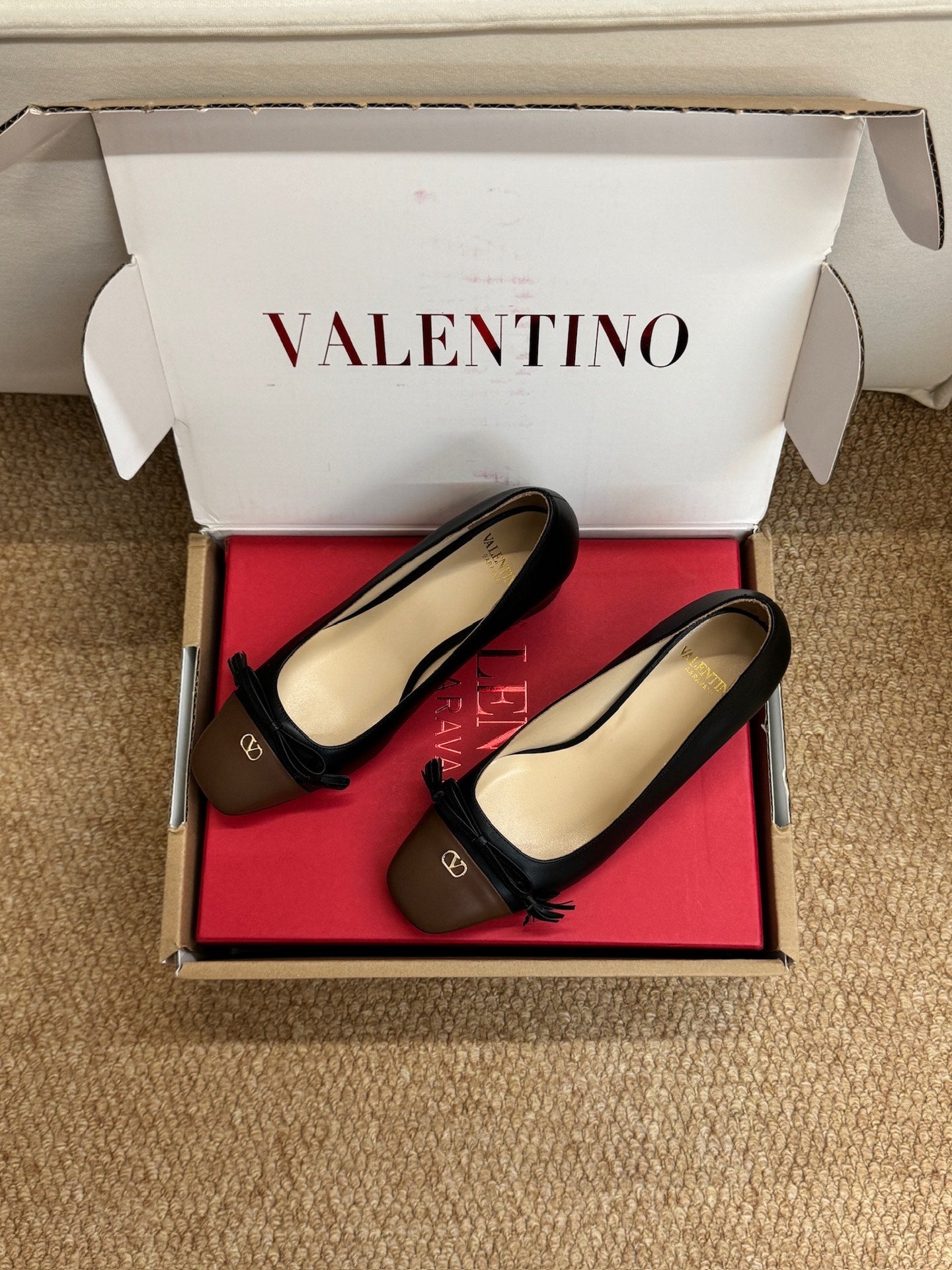 VALENTINO 26S HEELED BALLET FLATS IN BROWN AND BLACK CALFSKIN