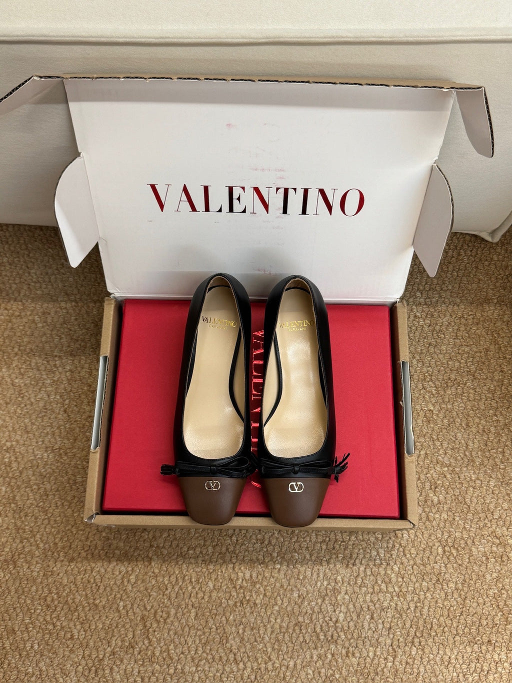 VALENTINO 26S HEELED BALLET FLATS IN BROWN AND BLACK CALFSKIN