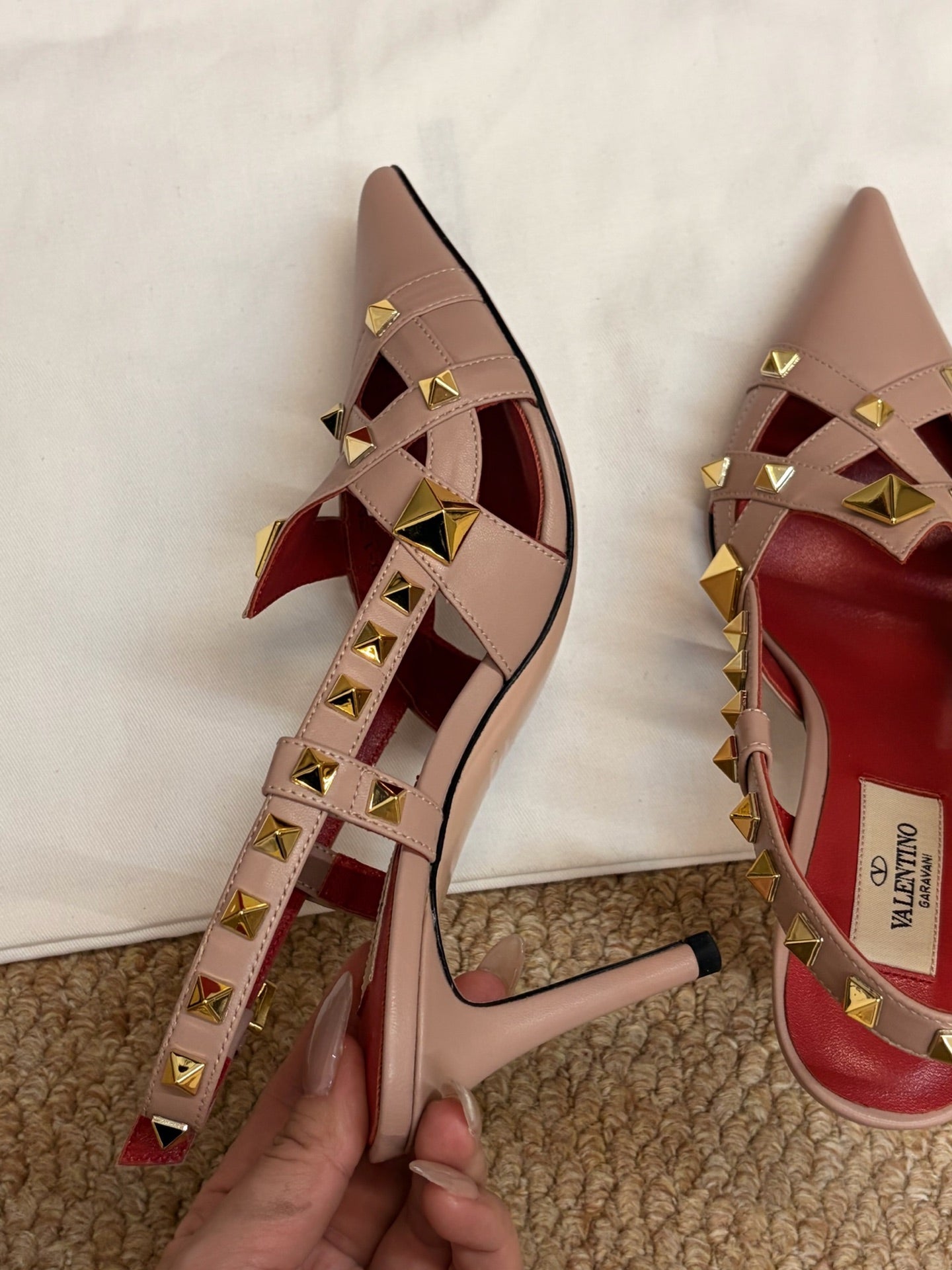 VALENTINO 26S ROCKSTUD SLINGBACK HEELS IN BLUSH NUDE CALFSKIN