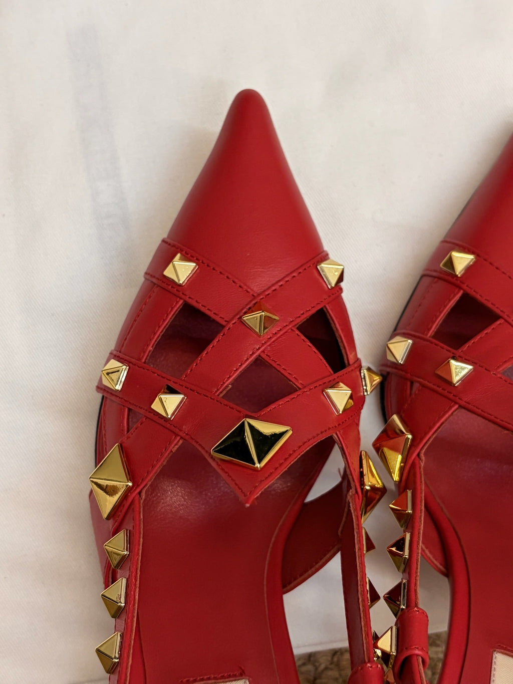 VALENTINO 26S ROCKSTUD SLINGBACK HEELS IN RED CALFSKIN