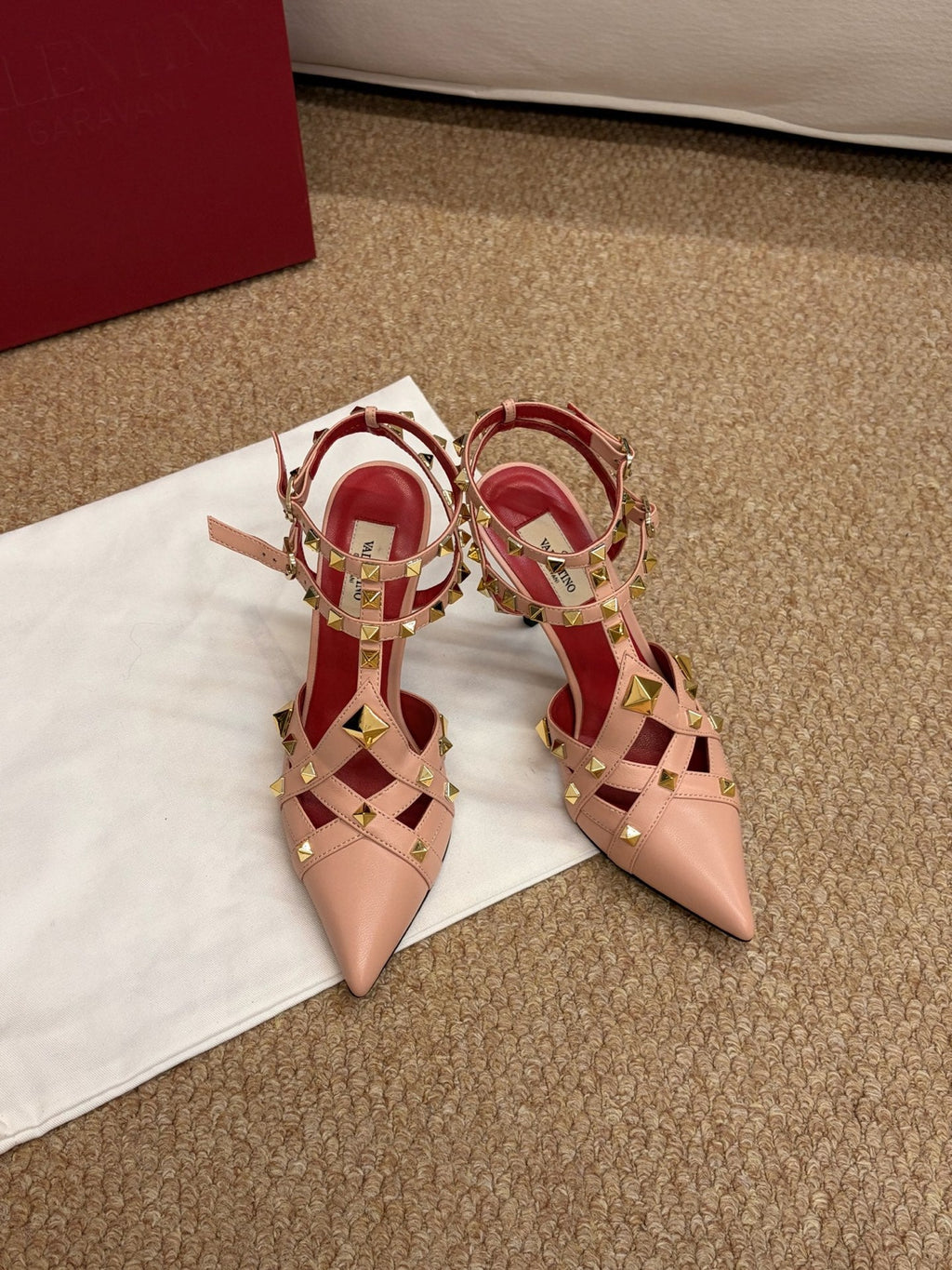 VALENTINO 26S OCKSTUD HEELS IN NUDE PEACH CALFSKIN