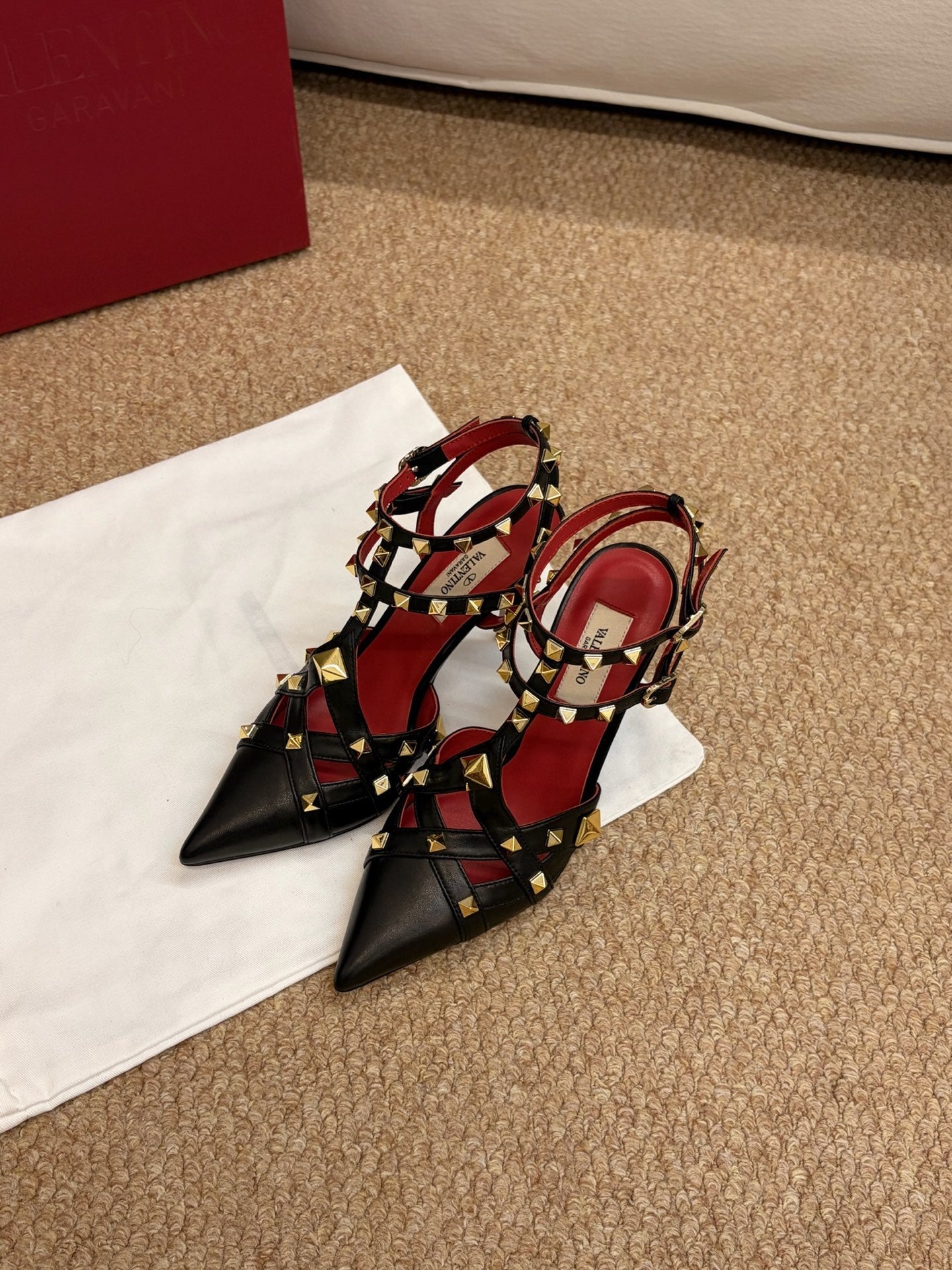 VALENTINO 26S OCKSTUD HEELS IN BLACK CALFSKIN