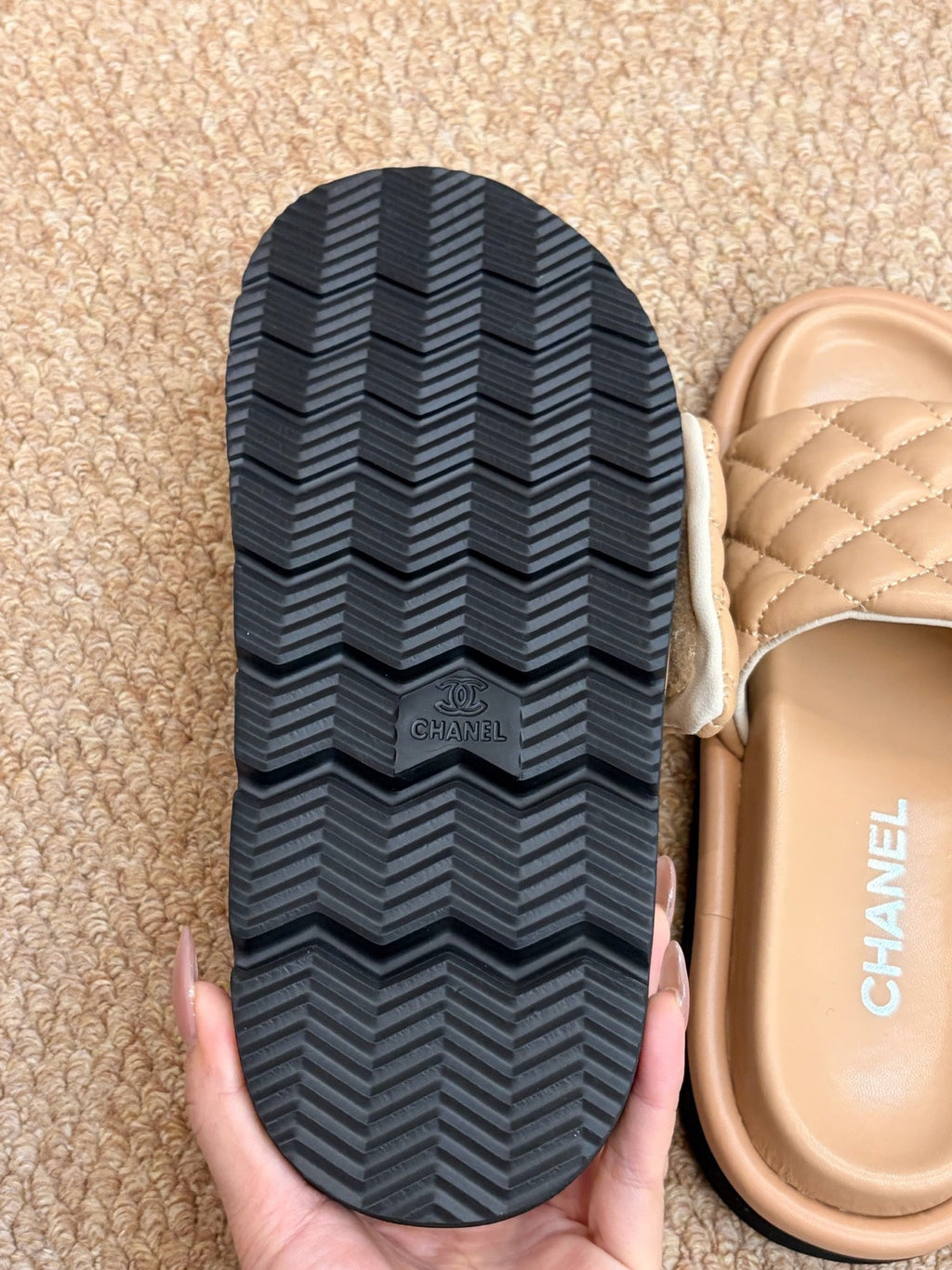 CHANEL 26S SLIDE SANDALS IN BEIGE QUILTED CALFSKIN SILVER HARDWARE