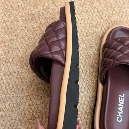 CHANEL 26S SLIDE SANDALS IN BURGUNDY RED QUILTED CALFSKIN SILVER HARDWARE
