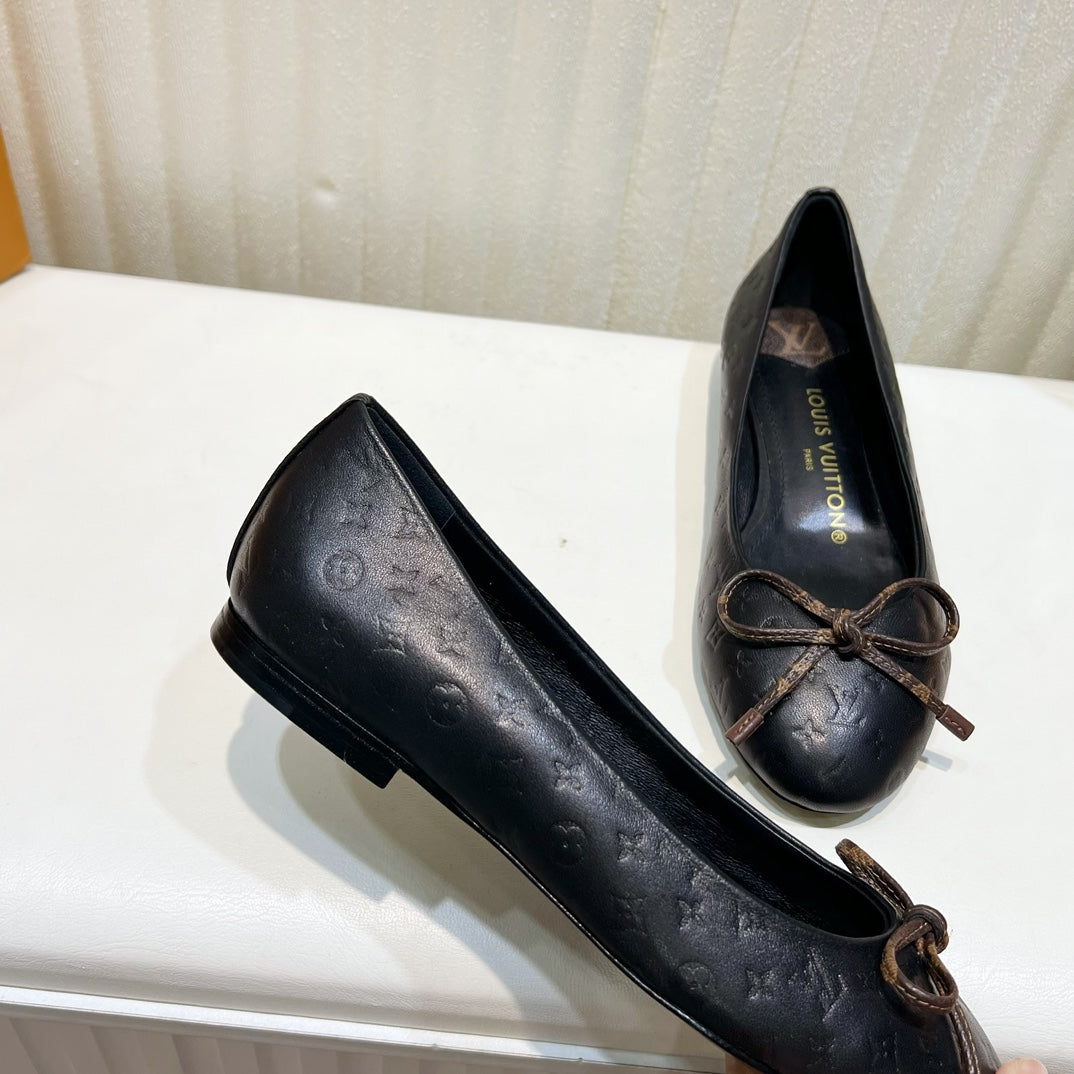 LV 26S BALLET FLATS IN BLACK MONOGRAM CALFSKIN WITH BOW