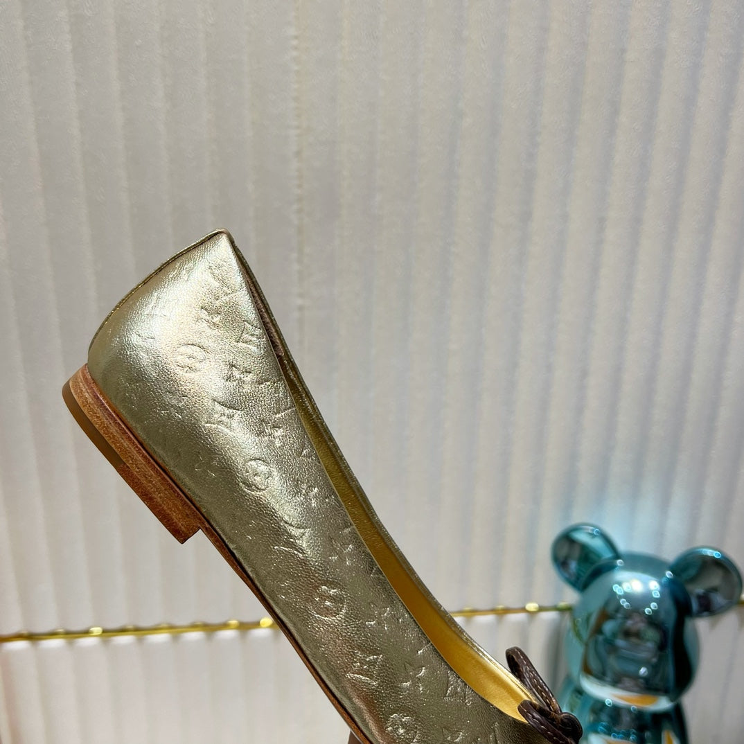 LV 26S BALLET FLATS IN GOLD MONOGRAM CALFSKIN WITH BOW