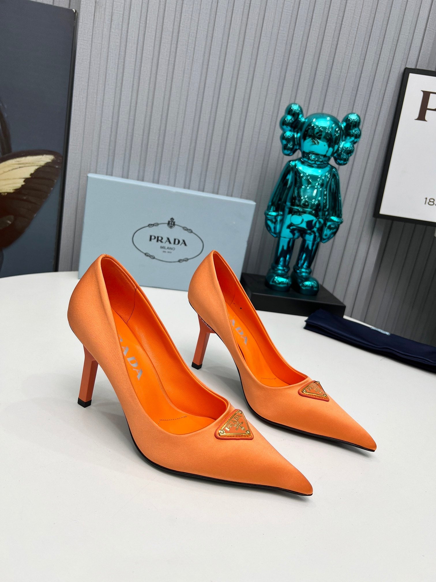 PRADA 26S POINTED TOE PUMPS STILETTO HEEL 80MM IN ORANGE SATIN