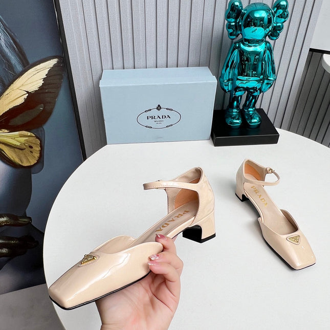 PRADA 26S ANKLE STRAP PUMPS 40MM IN NUDE BEIGE PATENT CALFSKIN TRIANGLE LOGO