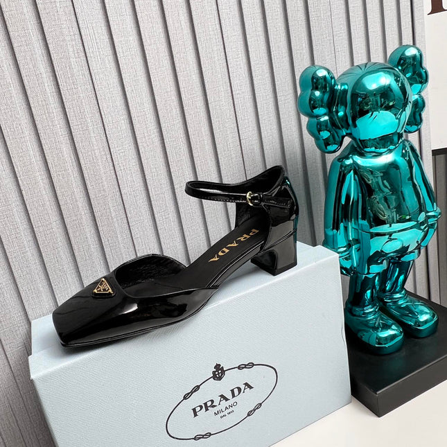 PRADA 26S ANKLE STRAP PUMPS 40MM IN BLACK PATENT CALFSKIN TRIANGLE LOGO