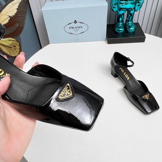 PRADA 26S ANKLE STRAP PUMPS 40MM IN BLACK PATENT CALFSKIN TRIANGLE LOGO