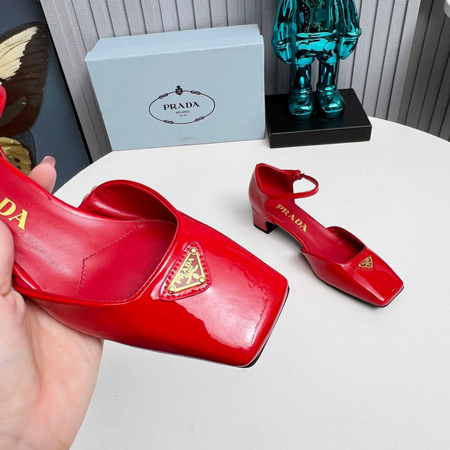PRADA 26S ANKLE STRAP PUMPS 40MM IN RED PATENT CALFSKIN TRIANGLE LOGO