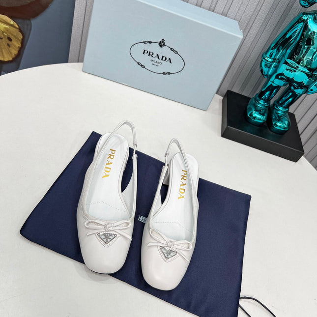PRADA 26S ROUND TOE SLINGBACK PUMPS 40MM IN WHITE CALFSKIN WITH BOW