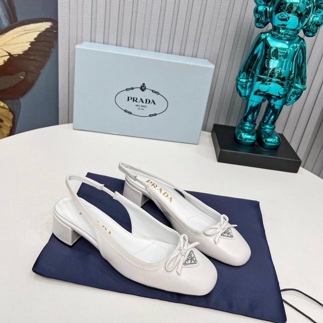 PRADA 26S ROUND TOE SLINGBACK PUMPS 40MM IN WHITE CALFSKIN WITH BOW