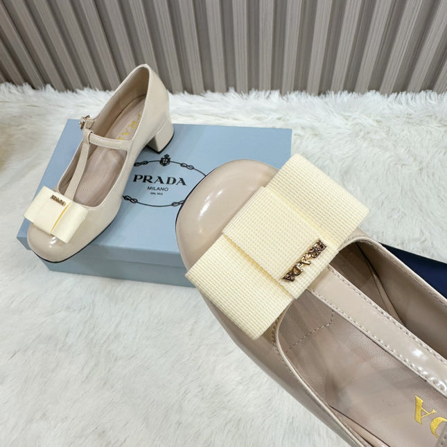 PRADA 26S T-STRAP MARY JANE PUMPS 40MM IN BEIGE PATENT CALFSKIN WITH BOW