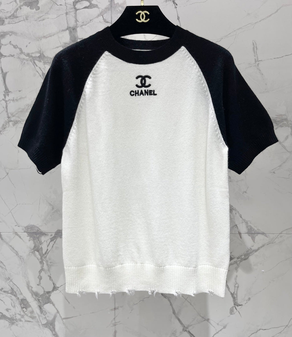 CHANEL 26S SHORT-SLEEVE KNIT TOP 957