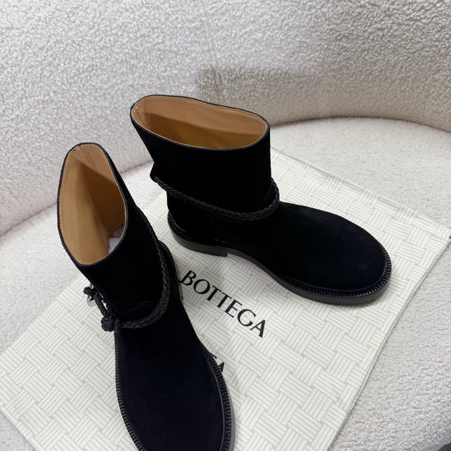 BOTTEGA VENETA 26S ANKLE BOOTS IN BLACK SUEDE WITH ROPE DETAIL