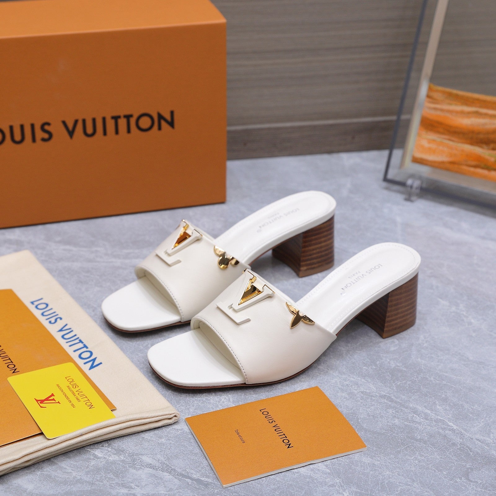 LV 26S BLOCK HEEL MULE SANDALS 55MM IN IVORY WHITE CALFSKIN GOLD HARDWARE