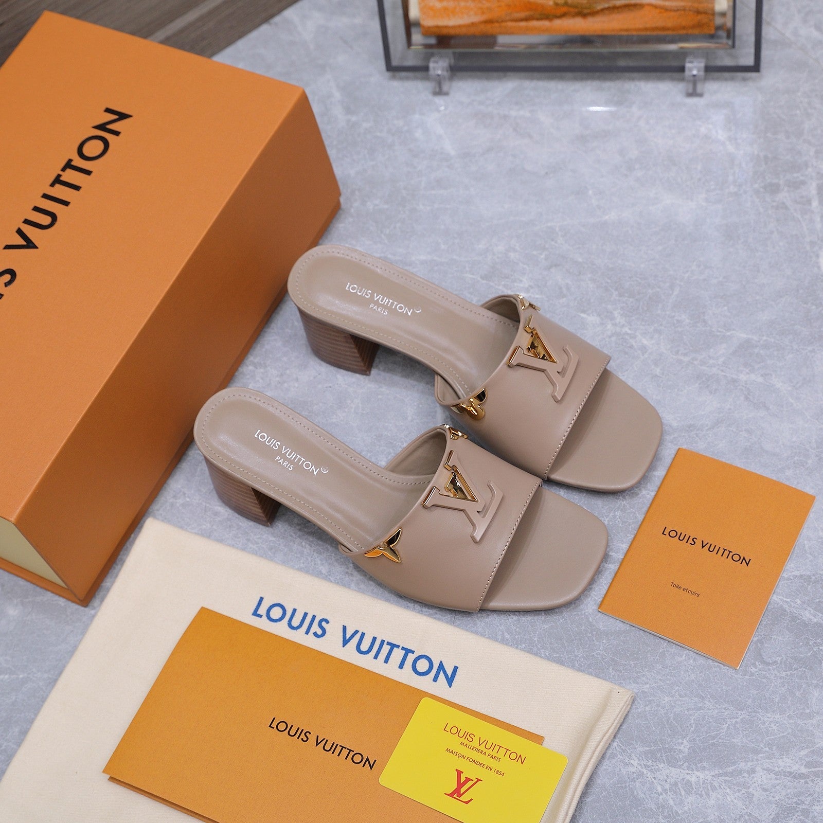 LV 26S BLOCK HEEL MULE SANDALS 55MM IN NUDE BROWN CALFSKIN GOLD HARDWARE