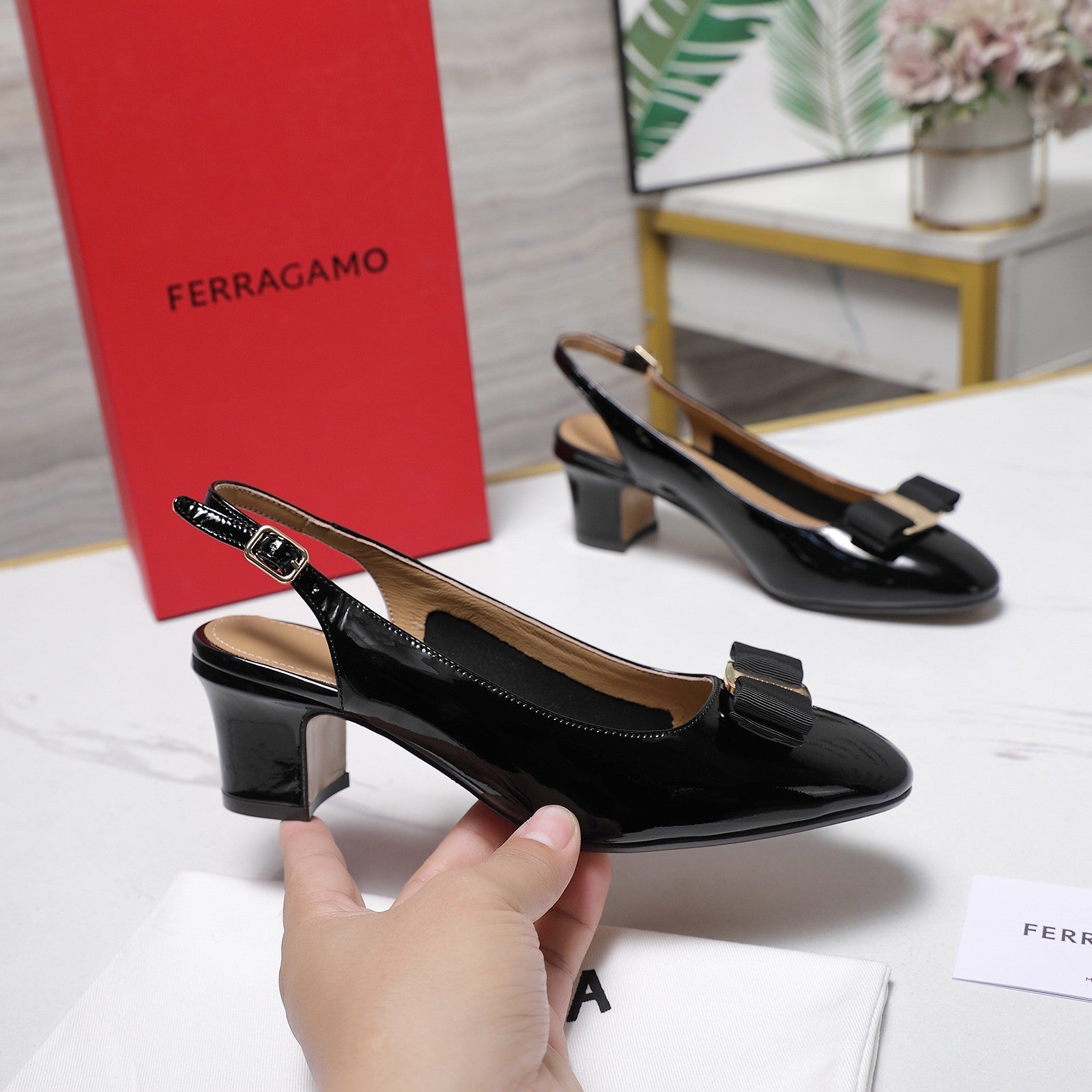 LV 26S SLINGBACK PUMPS 55MM IN BLACK PATENT CALFSKIN WITH BOW
