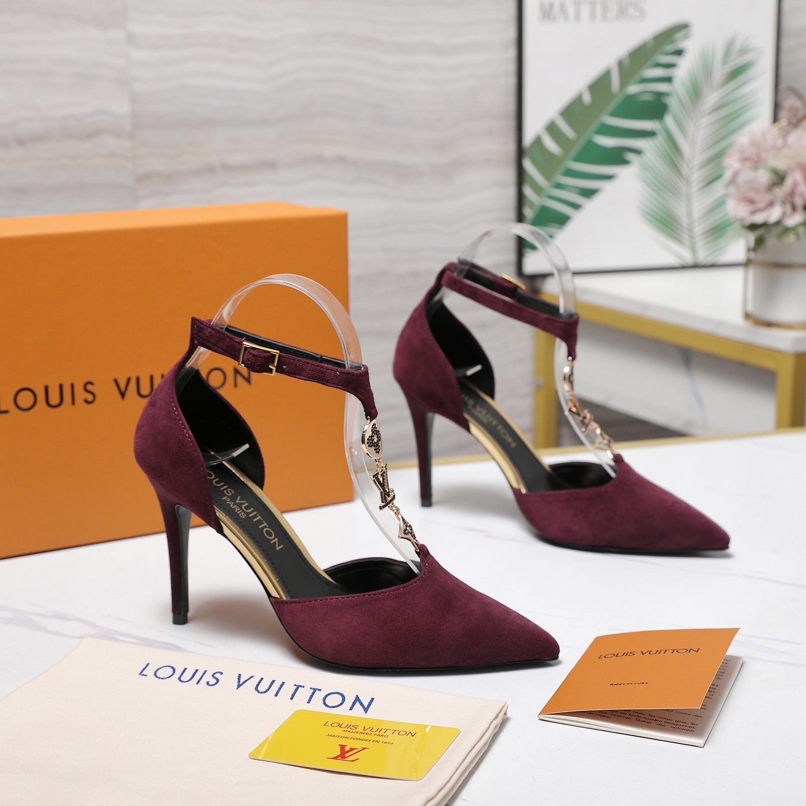 LV 26S POINTED TOE T-STRAP PUMPS 95MM IN BURGUNDY RED SUEDE GOLD HARDWARE
