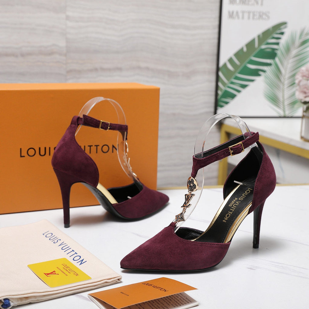 LV 26S POINTED TOE T-STRAP PUMPS 95MM IN BURGUNDY RED SUEDE GOLD HARDWARE