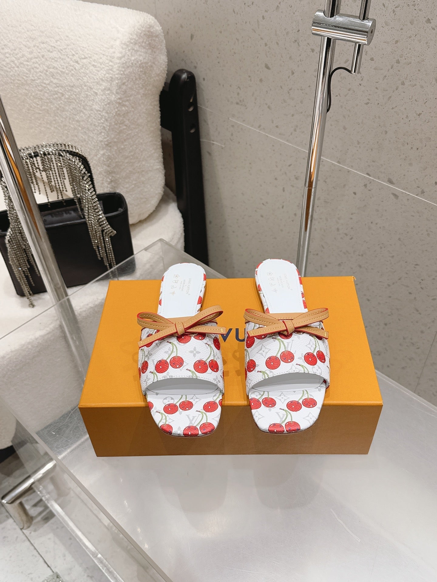 LV 26S FLAT MULE SANDALS IN WHITE MONOGRAM CANVAS WITH CHERRY PRINT