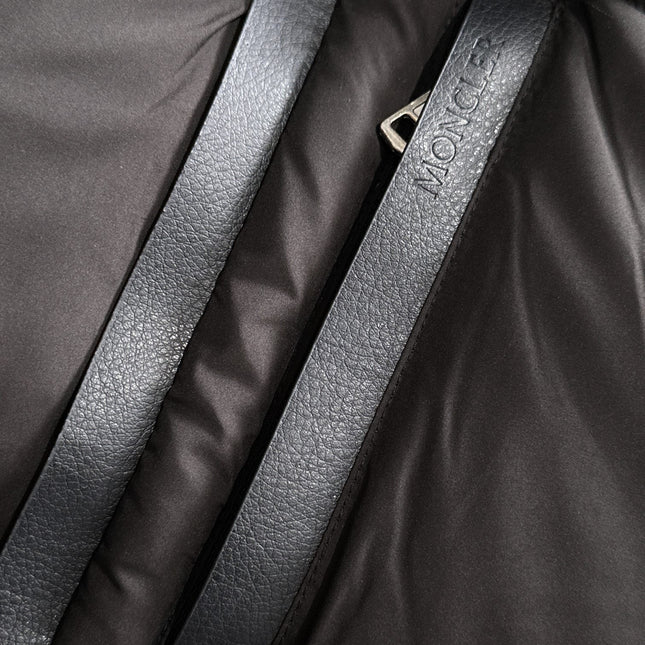 MONCLER PUFFER JACKET IN BLACK 264575