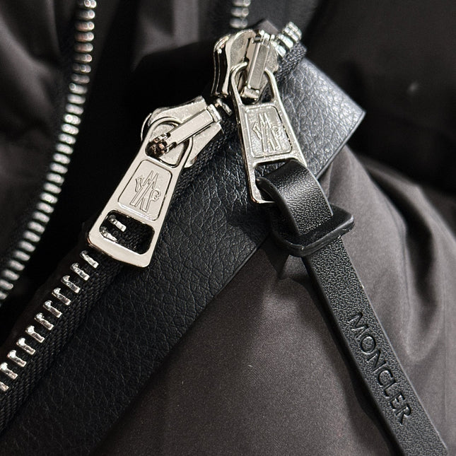 MONCLER PUFFER JACKET IN BLACK 264575