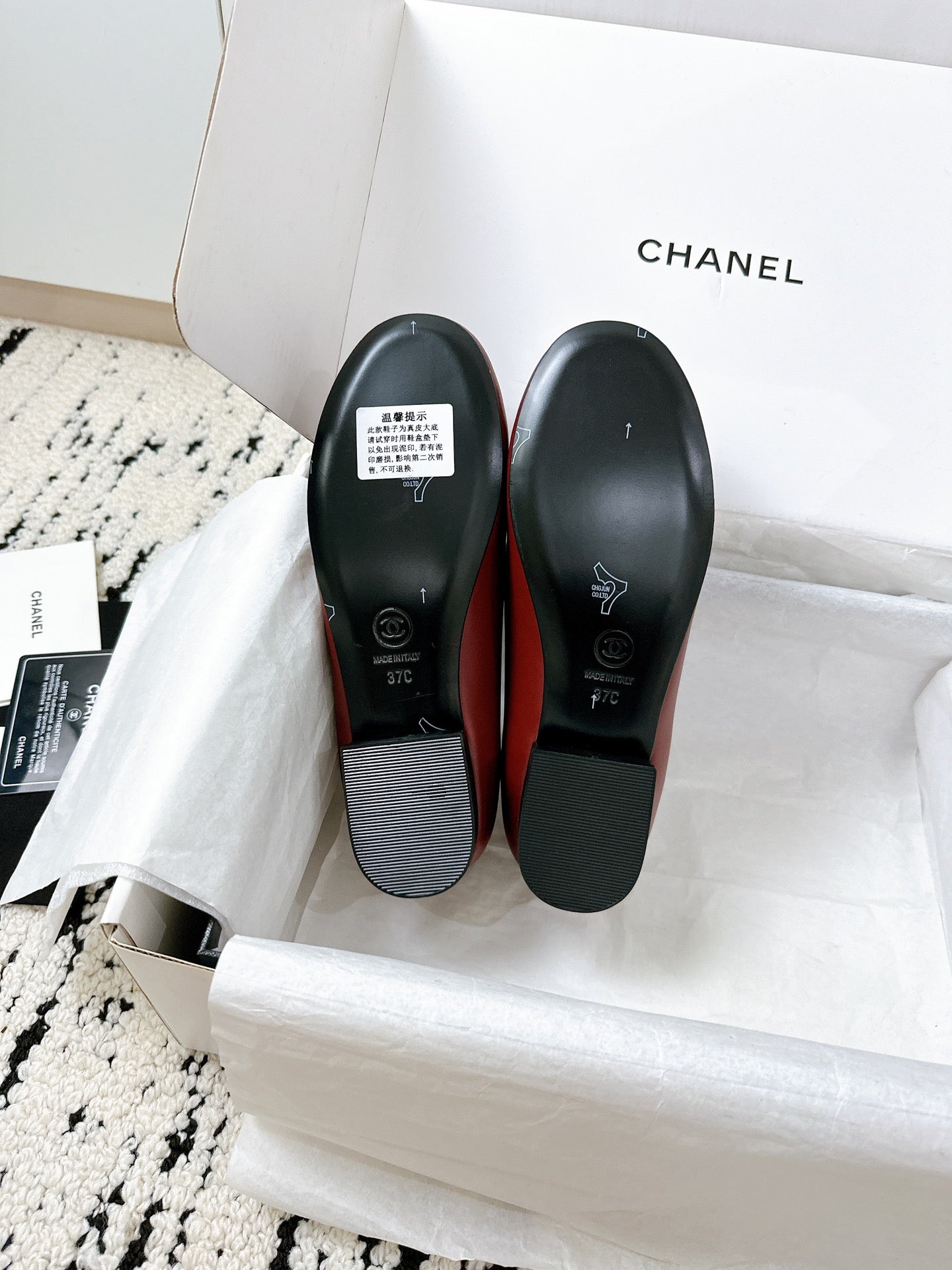 LOAFERS IN RED CALFSKIN HARDWARE WITH ROCK MIX CHAIN