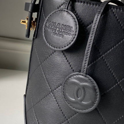 CHANEL 26S BUCKET SHOULDER BAG 27 IN BLACK LAMBSKIN GOLD HARDWARE