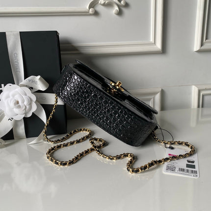 CHANEL 26S TOP HANDLE BAG 19 IN BLACK CROCODILE-EMBOSSED CALFSKIN GOLD HARDWARE