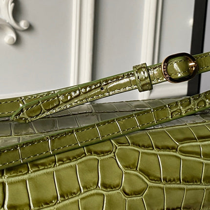 CHANEL 26S CC LOGO SHOULDER BAG 39 IN OLIVE GREEN CROCODILE-EMBOSSED CALFSKIN GOLD HARDWARE