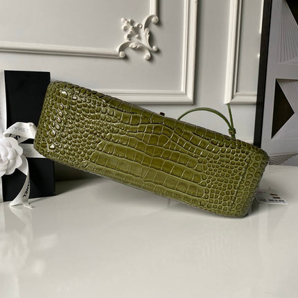 CHANEL 26S CC LOGO SHOULDER BAG 32 IN OLIVE GREEN CROCODILE-EMBOSSED CALFSKIN GOLD HARDWARE
