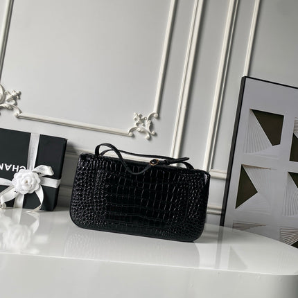 CHANEL 26S CC LOGO SHOULDER BAG 32 IN BLACK CROCODILE-EMBOSSED CALFSKIN GOLD HARDWARE