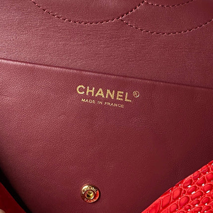 CHANEL 26S CC LOGO SHOULDER BAG 32 IN DARK RED CROCODILE-EMBOSSED CALFSKIN GOLD HARDWARE