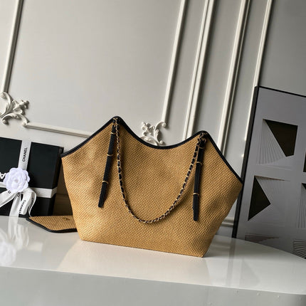 CHANEL 26S SMALL FLAP BAG 21 IN BLACK MESH-WOVEN RAFFIA AND CALFSKIN GOLD HARDWARE