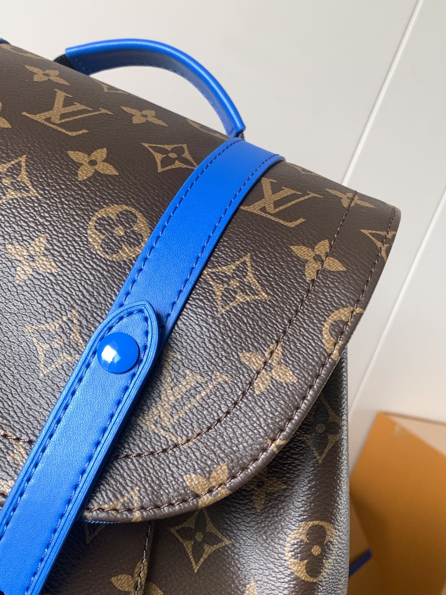 LV 25S CHRISTOPHER BACKPACK 48 IN BROWN AND PERSIAN BLUE CANVAS MONOGRAM