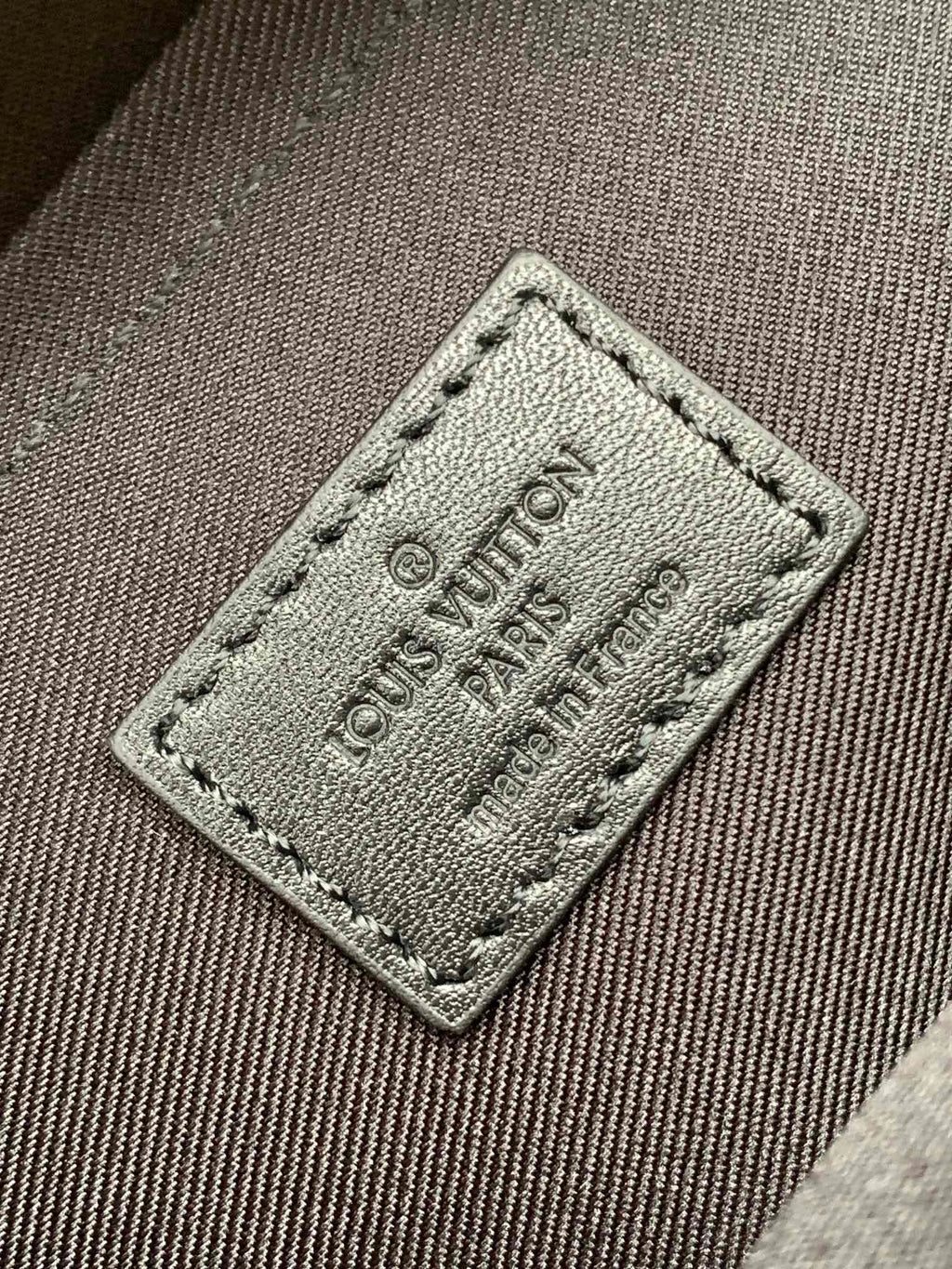 LV 26S S LOCK CROSSBODY BAG 22 IN BROWN EMBOSSED TAURILLON LEATHER