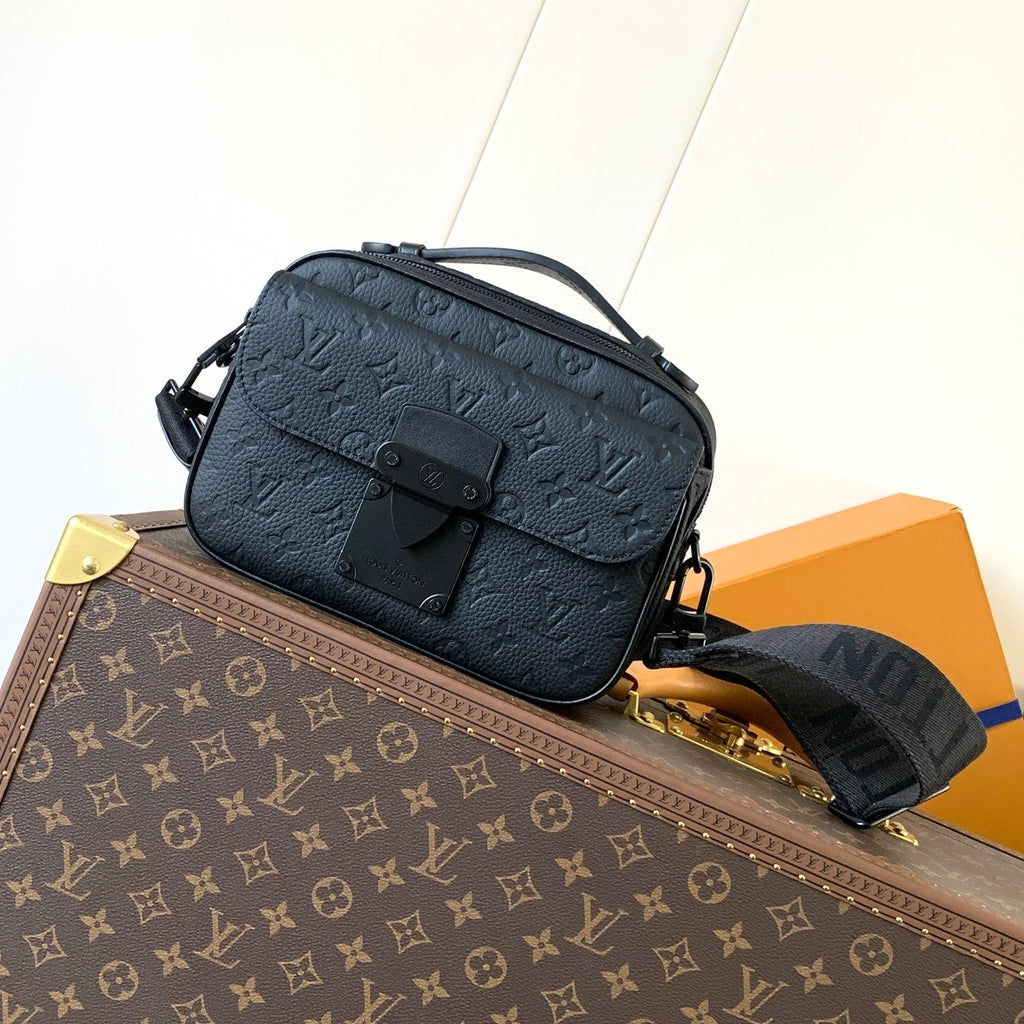 LV 26S S LOCK CROSSBODY BAG 22 IN BLACK EMBOSSED TAURILLON LEATHER